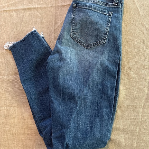 Studio Blue Distressed Skinny Jeans Size 28 - Picture 1 of 4